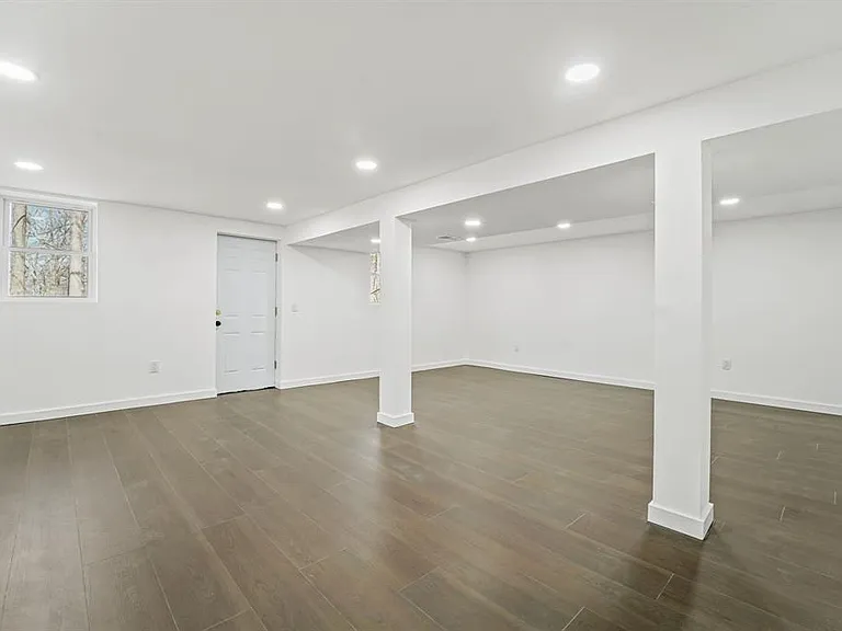 110 Mill St — Photo 8