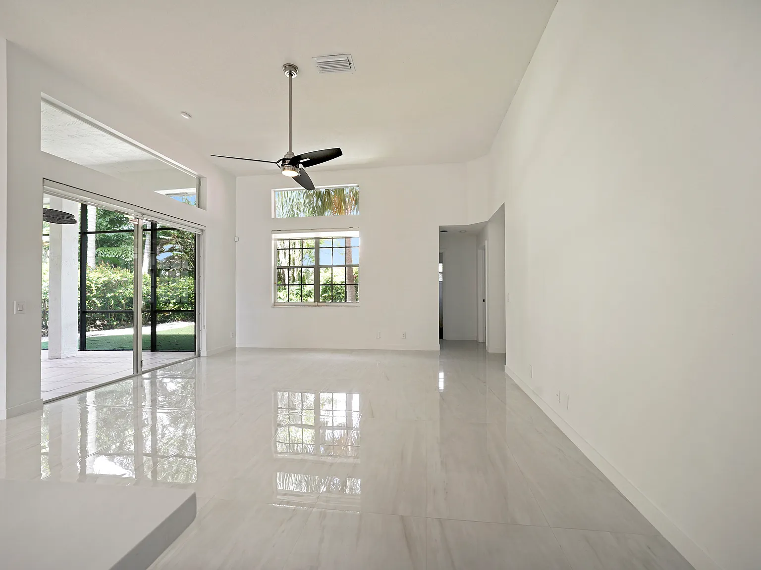 4 bed, 3.5 bath, 2662 sqft, $7,200 — Photo 2