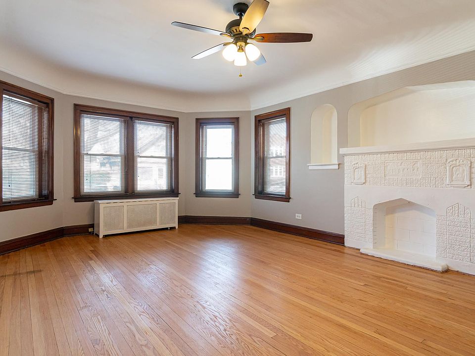 1st image of 5325 W Cornelia Ave #1E