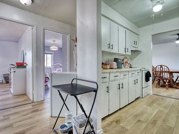 4th image of 72 Main St E #211