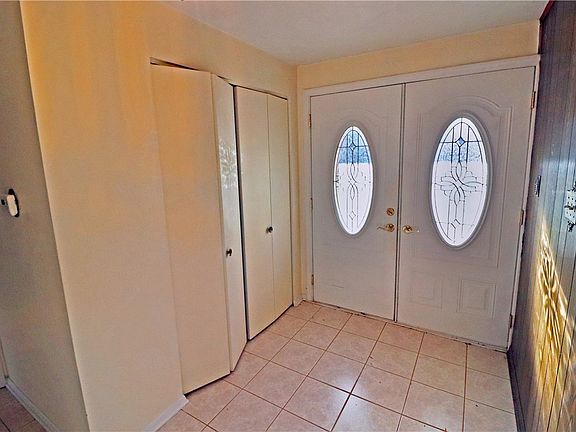 2nd image of 622 Westland Dr