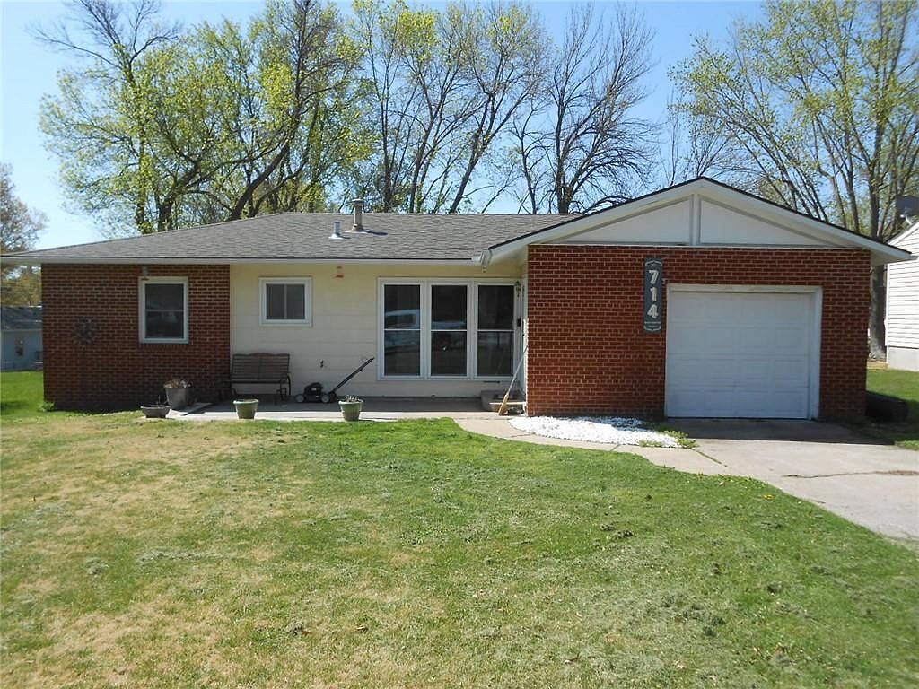 714 W Thompson St, Maryville, MO 64468 Zillow