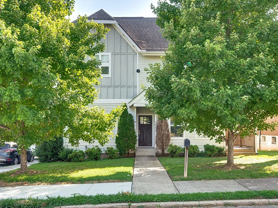 217 N 9th St