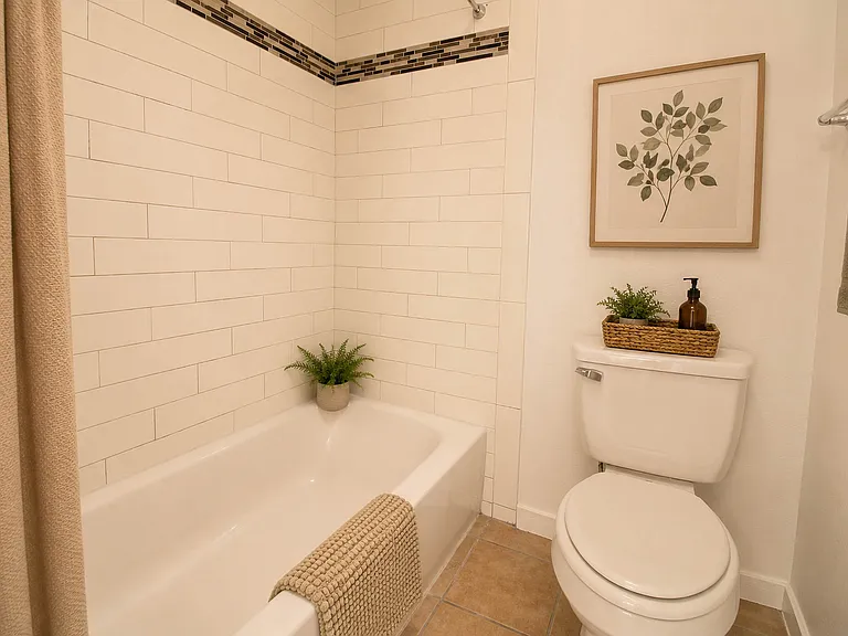 7116 Milwood Ave — Photo 4