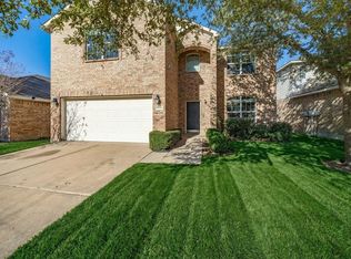 3833 Cedar Falls Dr, Fort Worth, TX 76244