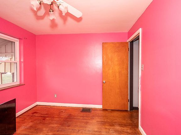 3rd image of 611 Blanche Ave
