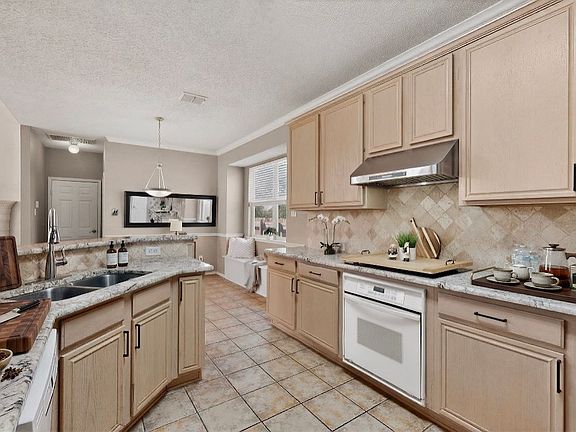 2nd image of 2023 Nottingham Pl