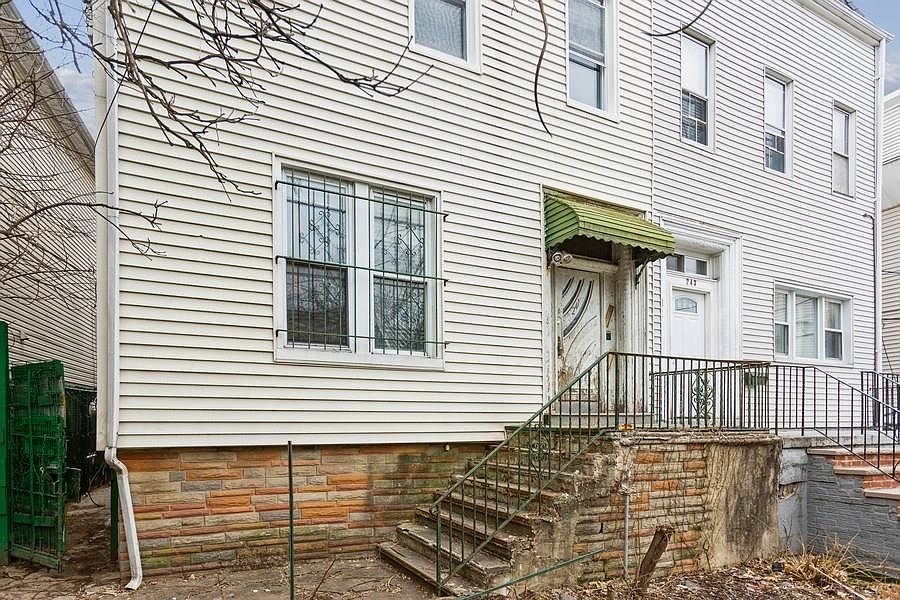 1st image of 241 Palisade Ave