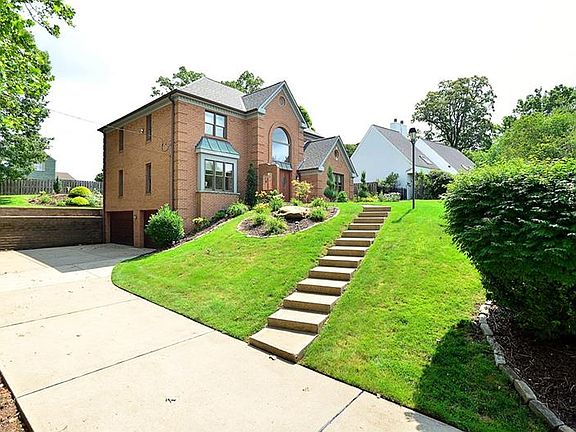 2nd image of 1896 Lake Marshall Dr