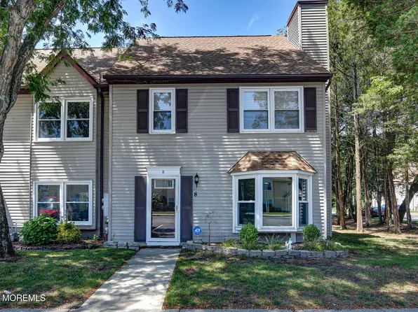 8 Colonial Court, Jackson, NJ 08527