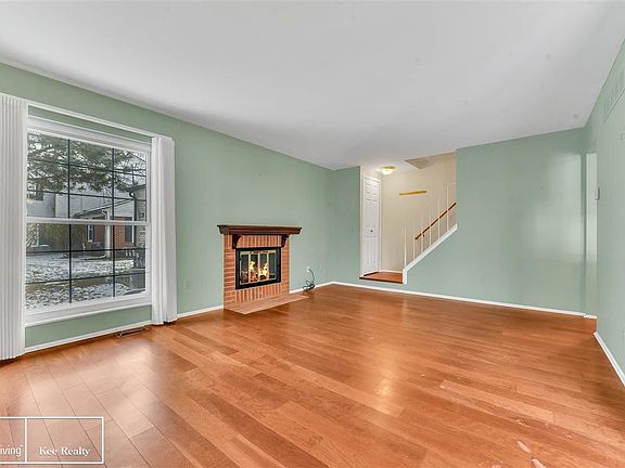 4th image of 24686 N Meadow Dr
