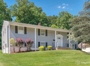 6 The Gln, Cedar Grove, NJ 07009
