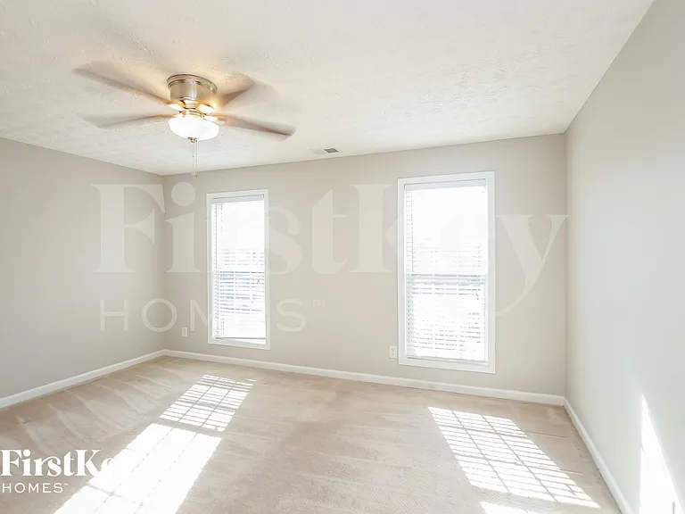 304 Hickory Creek Ln — Photo 9