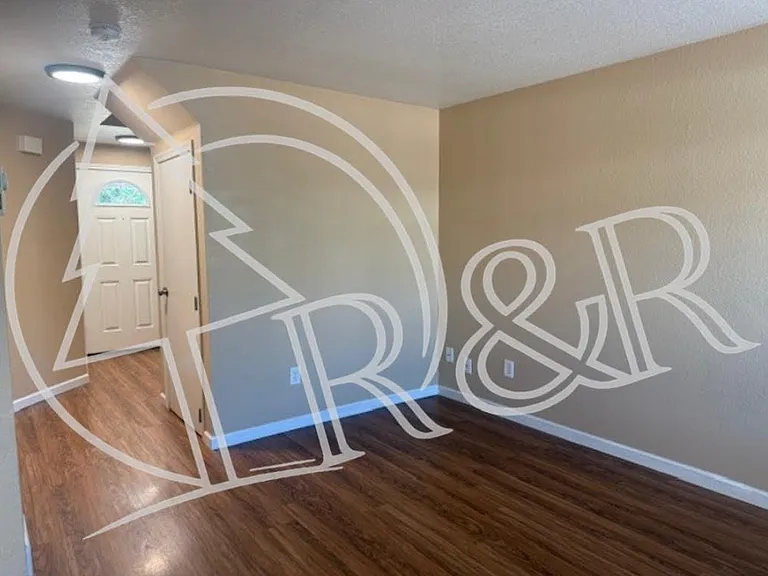 76 Lea Ave — Photo 12