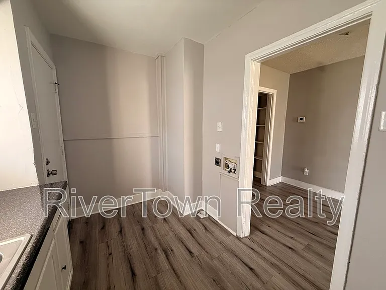 3757 Fairmont Ave — Photo 3