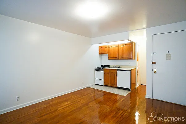 Rented by City Connections Realty | media 24