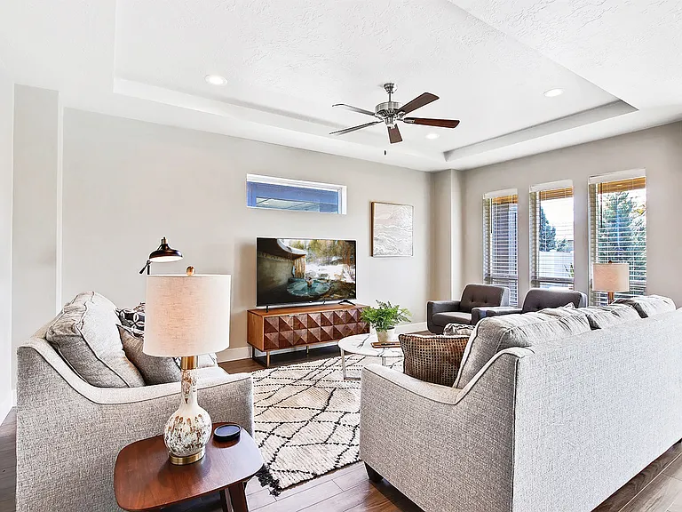 2023 E Oakcrest Dr — Photo 11