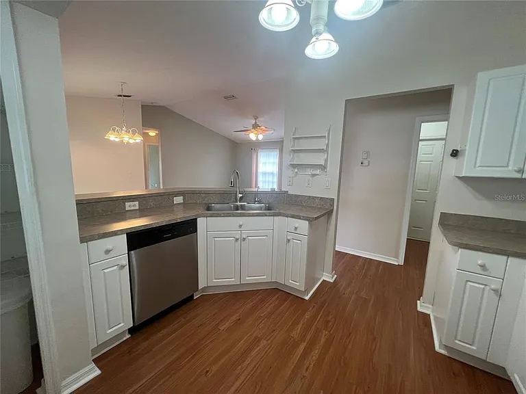 3228 Lucaya Ave — Photo 10