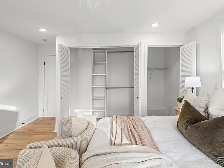 1019 President St — Photo 14