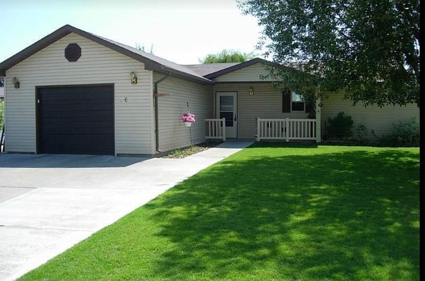 1st image of 360 Meadowlark Dr