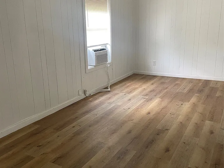 132 Cunningham Blvd — Photo 2