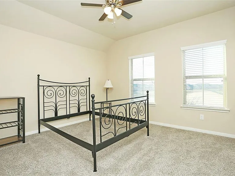 9702 Massanutten Ln — Photo 11