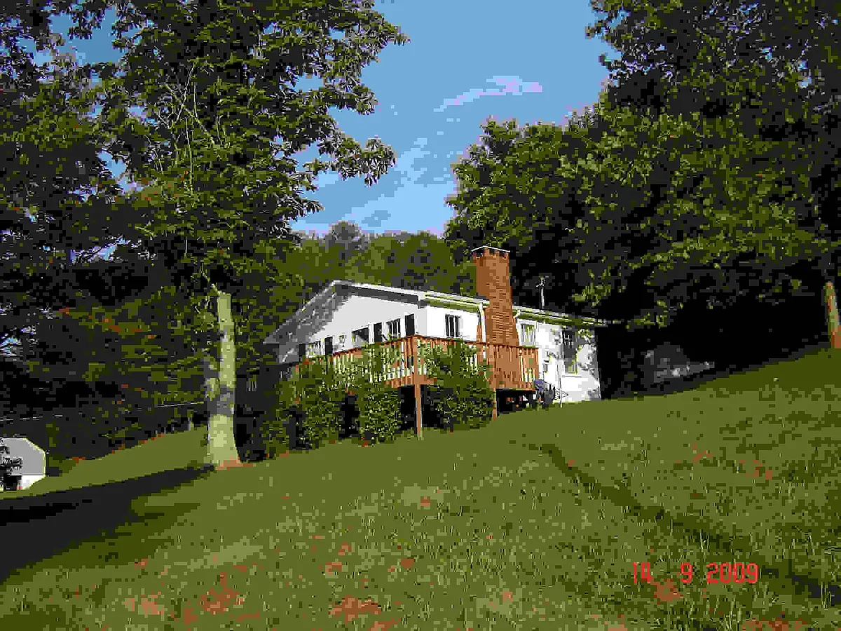 Building Photo - Maple Hill Rd