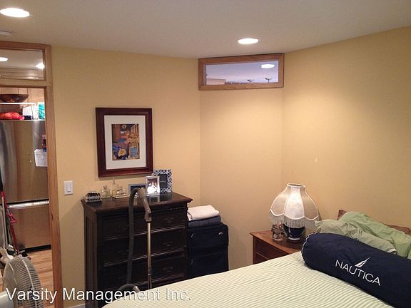 5th image of 1015 W Huron St APT 07