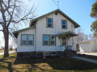 207 E 2nd St, Prairie City, IA 50228