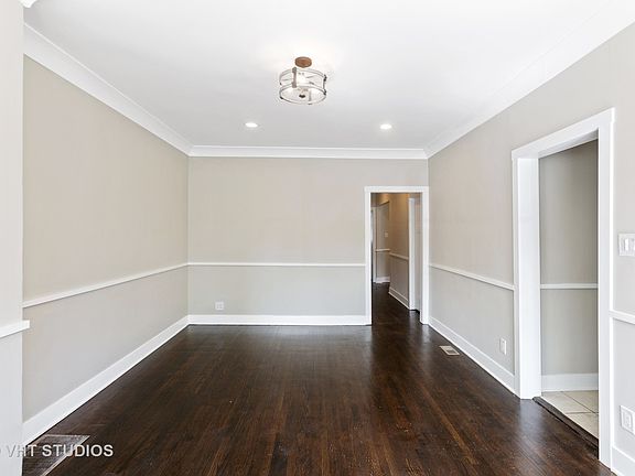 3rd image of 7946 S Jeffery Blvd