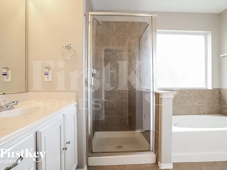 1419 Rosebay Rd — Photo 10