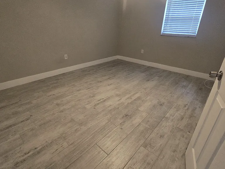1906 Golfview Ave #9 — Photo 4