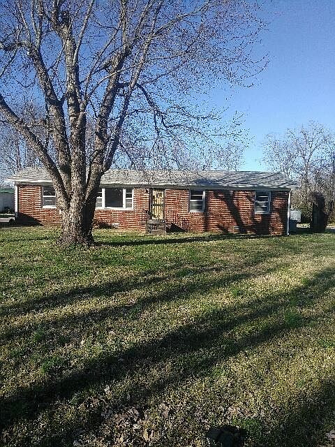 1st image of 407 Sam Houston Dr
