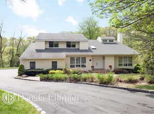 12 Soulagnet Ct, Dix Hills, NY 11746