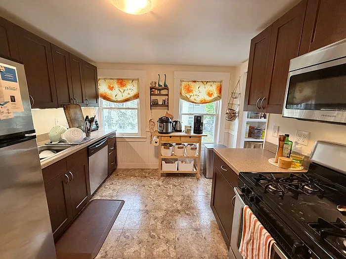 Phillips St — Photo 10