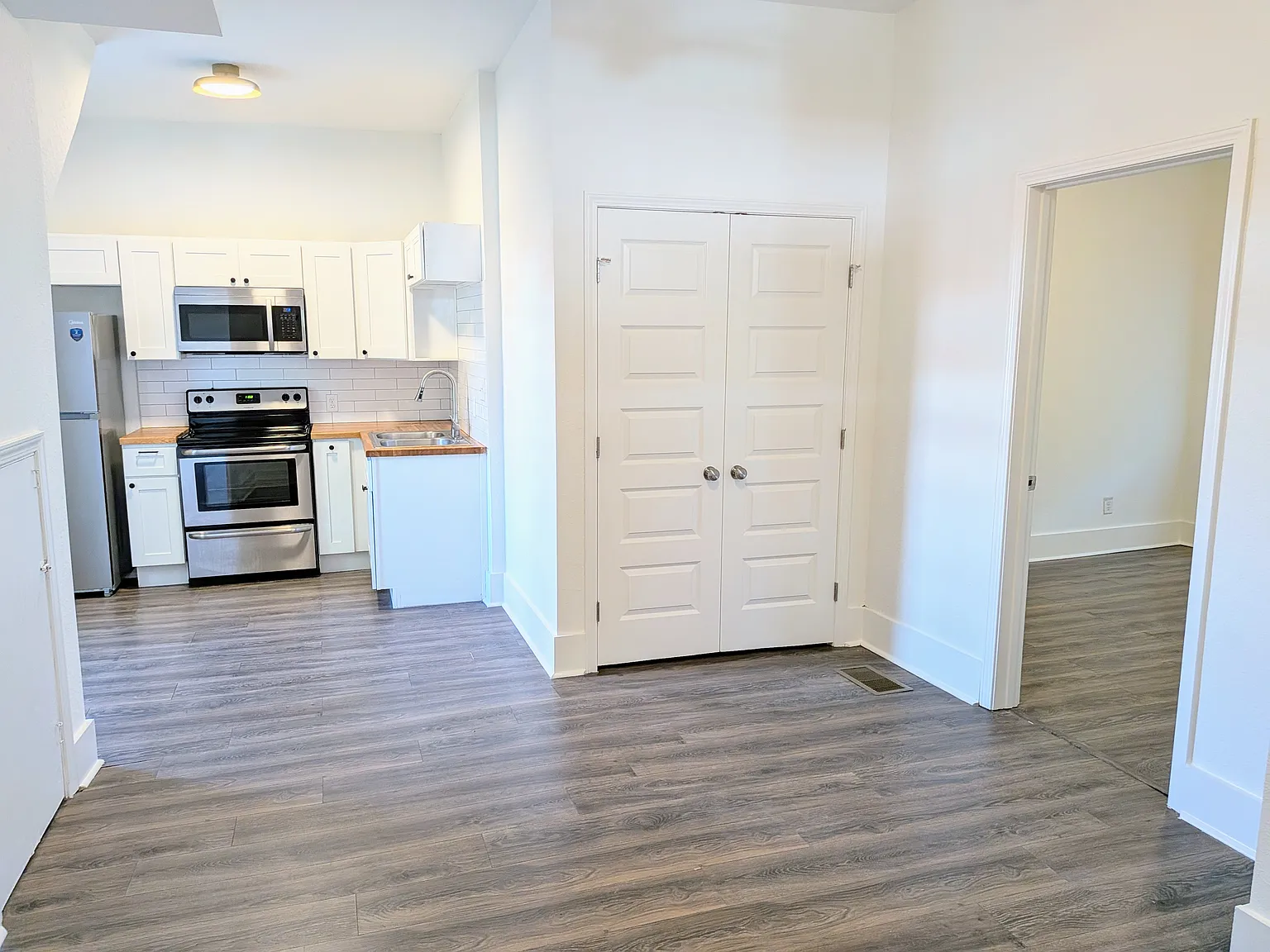 655 E Anderson St — Photo 1