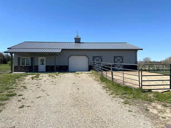 3300 SW 69th St, Wakarusa, KS 66546