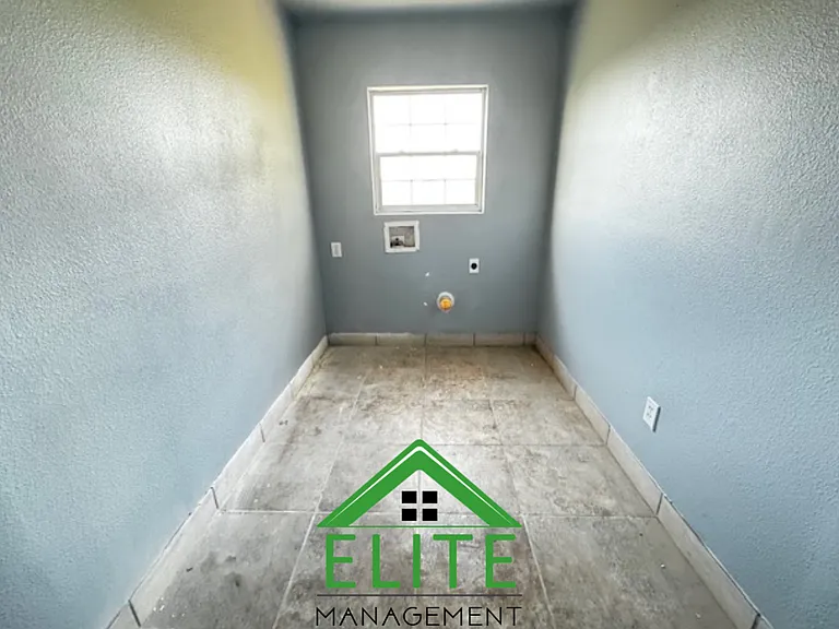 10575 Twin Cities Rd — Photo 13