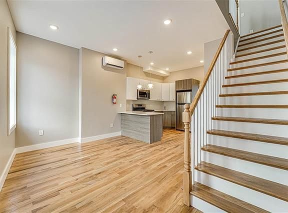 3rd image of 69 1/2 Jewett Ave #2