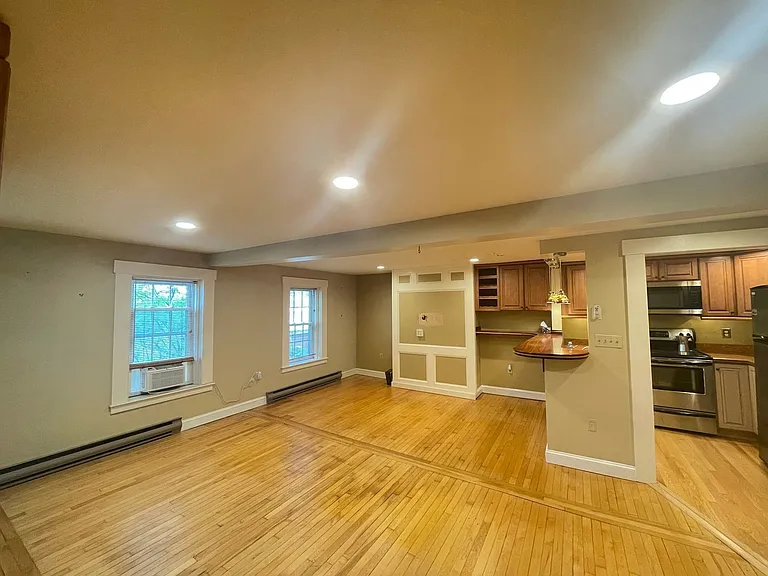 131 W Merrimack St #3 — Photo 4