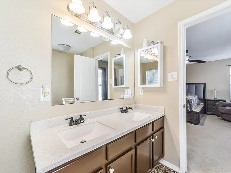 3818 Brook Garden Ln — Photo 35