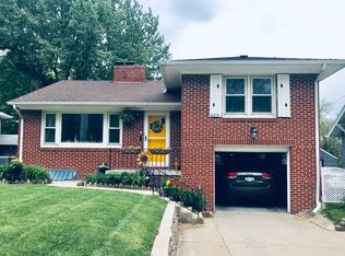 6315 Pacific St, Omaha, NE 68106