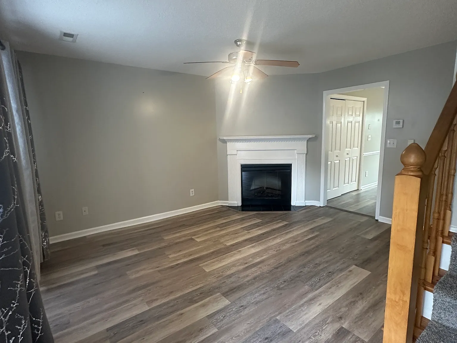 2 bed, 1.5 bath, 1042 sqft, $1,300 — Photo 2