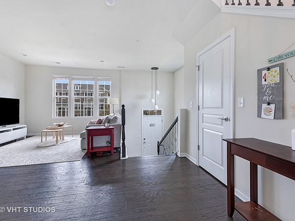 2nd image of 3239 Coral Ln