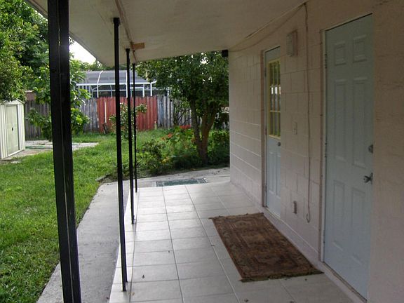2nd image of 506 W Grandview Way