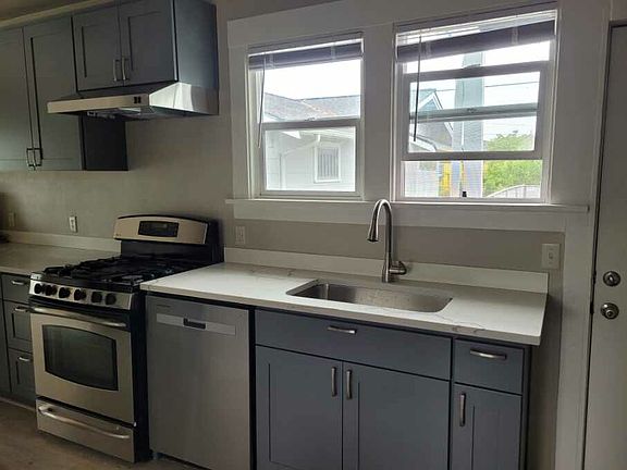 5th image of 2109 8th St