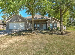 1322 Crawford St, Gentry, AR 72734