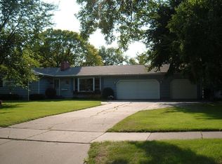 2504 Belmont Rd, Grand Forks, ND 58201