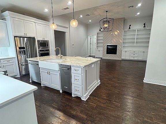 4th image of 8203 Teal Rd