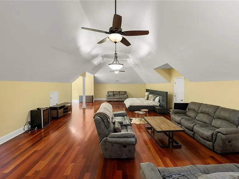 680 W Paces Ferry Rd NW — Photo 31